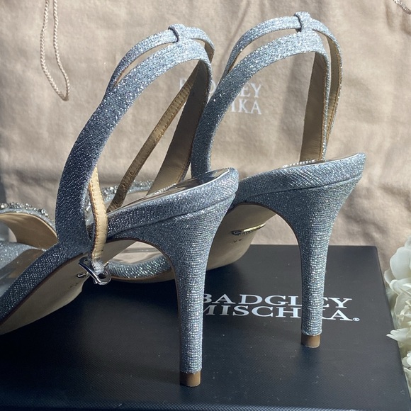 BADGLEY MISCHIA size 9.5 silver sandal. New!! Special occasion. - Picture 3 of 12